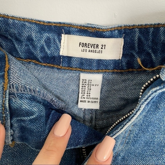 ❄️ Forever21 Jean Shorts [broken zipper]​​​​​ - Picture 5 of 7